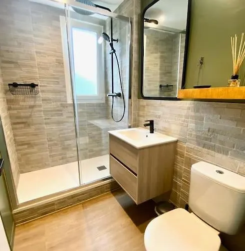 Daire Pluton - Sils Caen